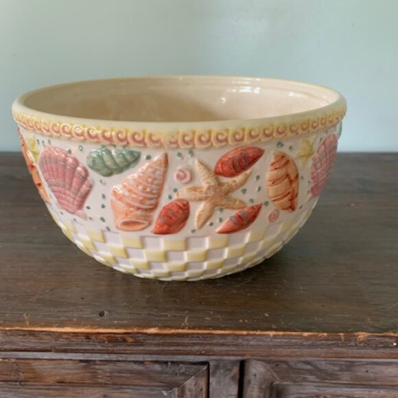 Temp-tations Nostalgic Summer Shells 3-qt Serving Bowl - Picture 2 of 5